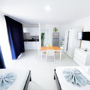 Deluxe Studio